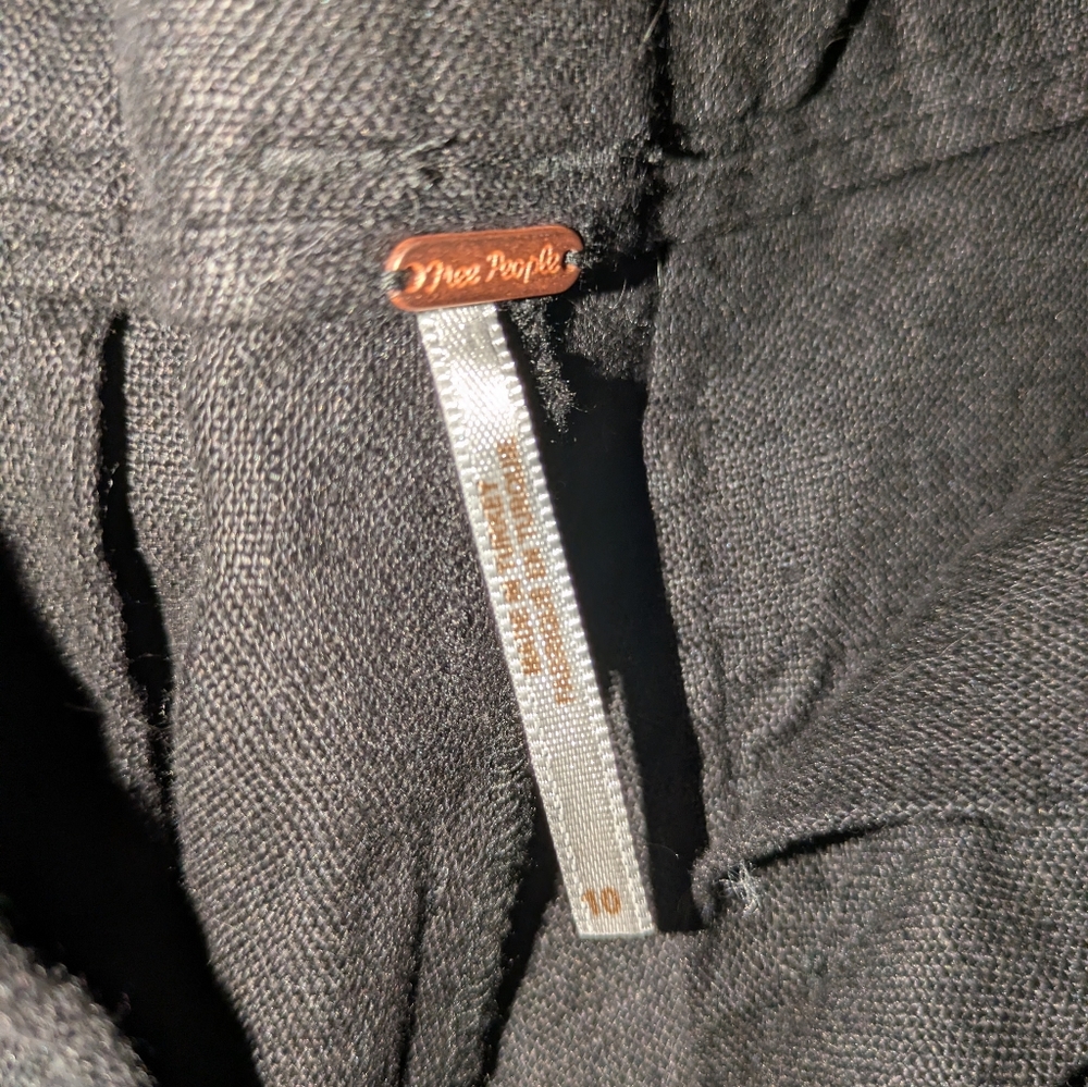 Free People - Black Linen Shorts - Picture 3 of 3